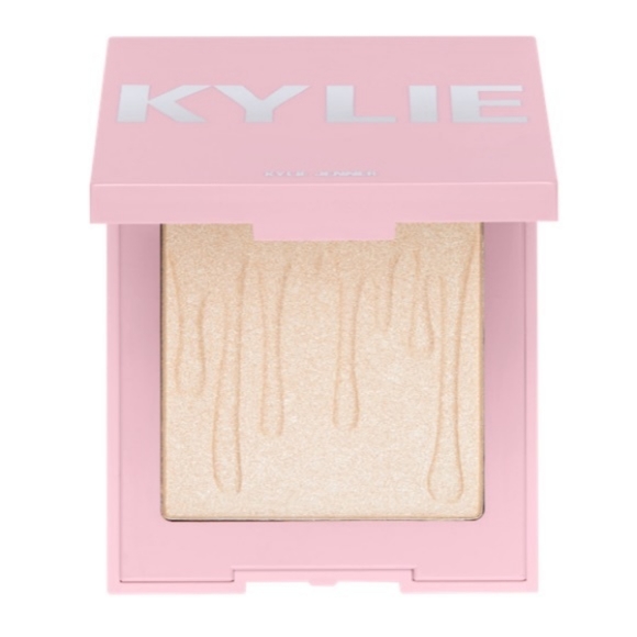 Kylie Cosmetics Other - KYLIE JENNER (ICE ME OUT) ILLUMINATING POWDER